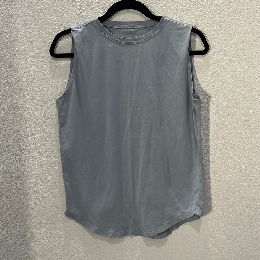 Lululemon tank size 6